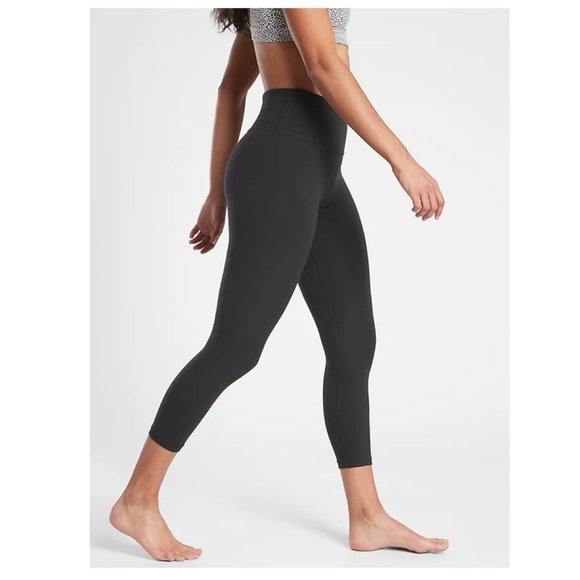 Athleta Pants - Athleta Elation Capri Tights